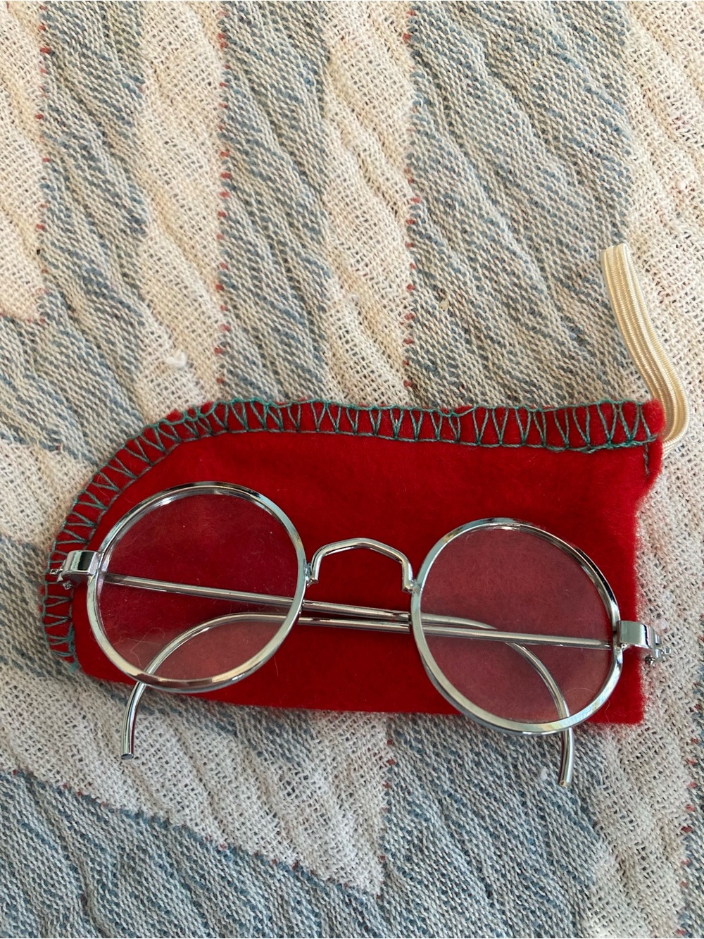 Pleasant Company American Girl Molly Silver Round Glasses and Case